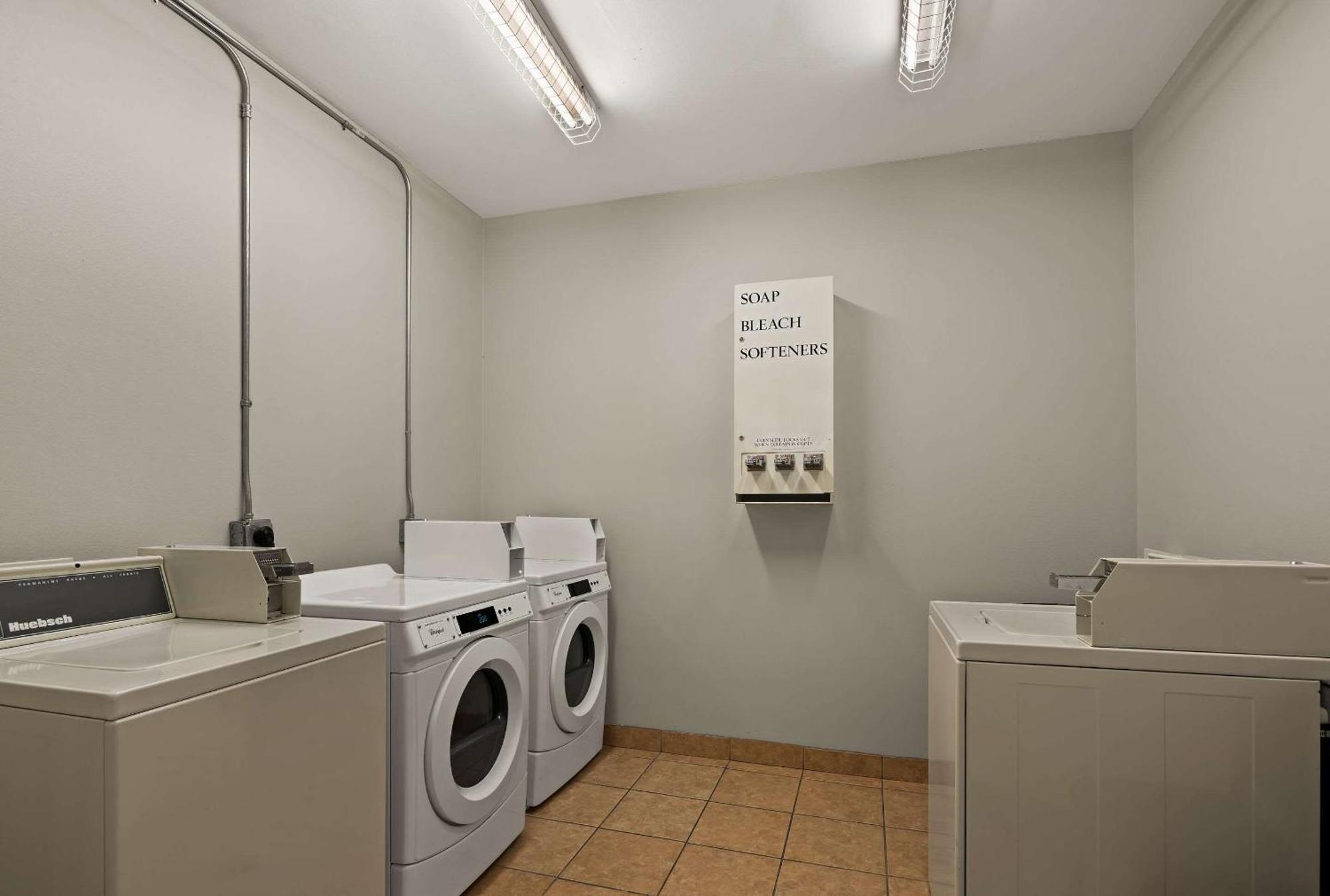 Mainstay Suites Houma Bagian luar foto
