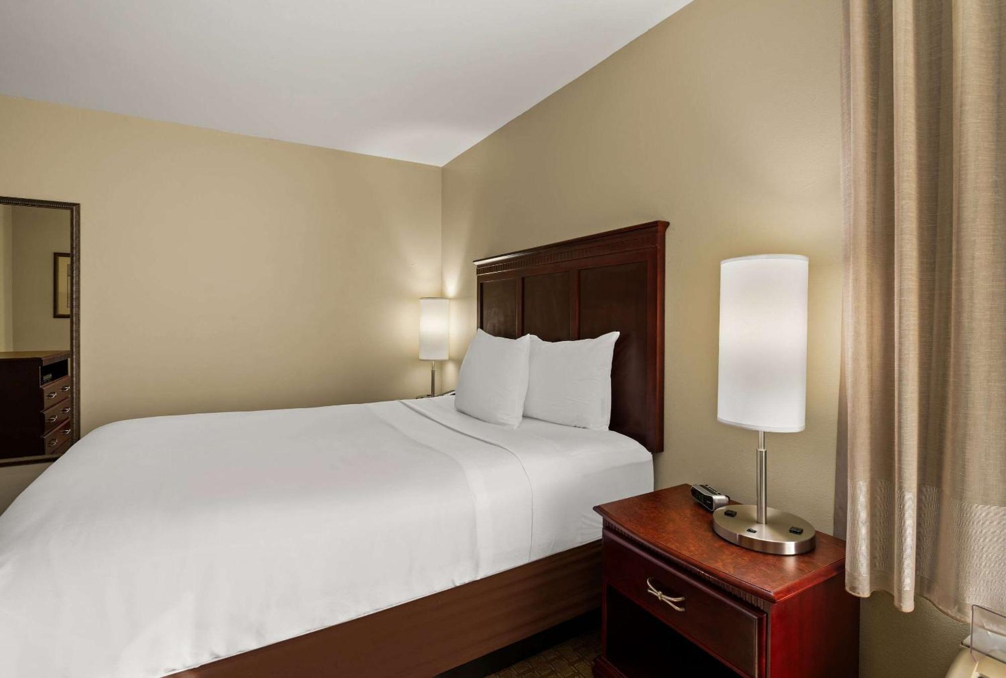 Mainstay Suites Houma Bagian luar foto