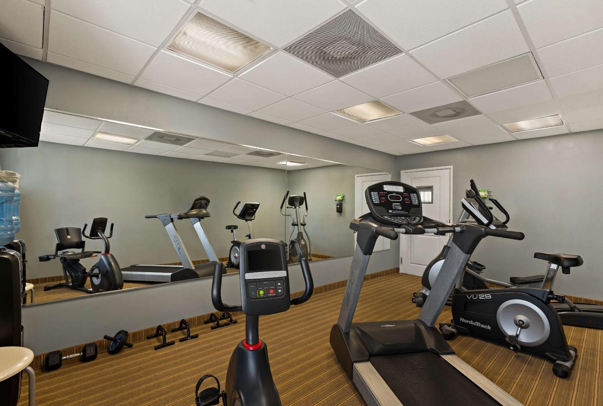 Mainstay Suites Houma Bagian luar foto