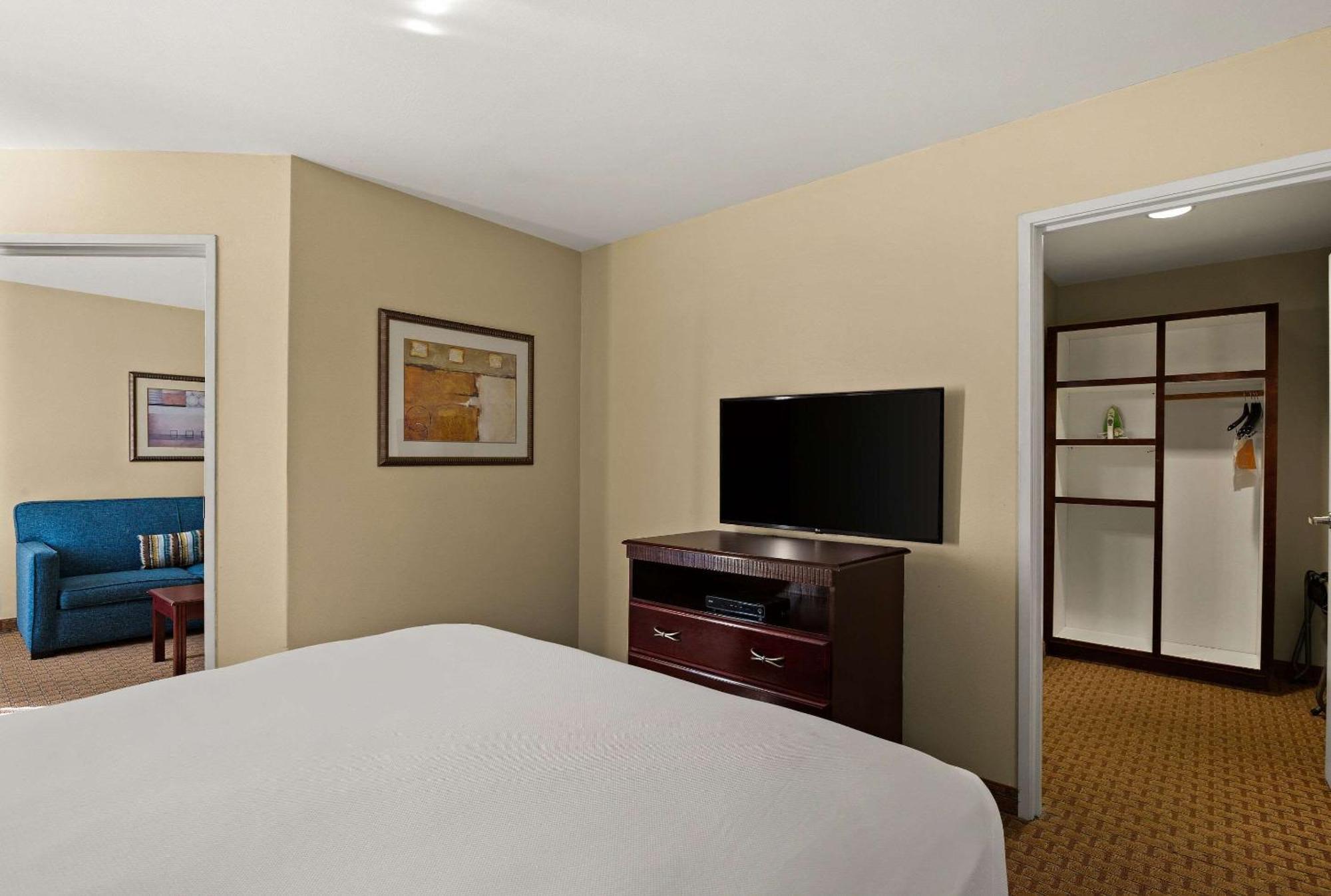 Mainstay Suites Houma Bagian luar foto