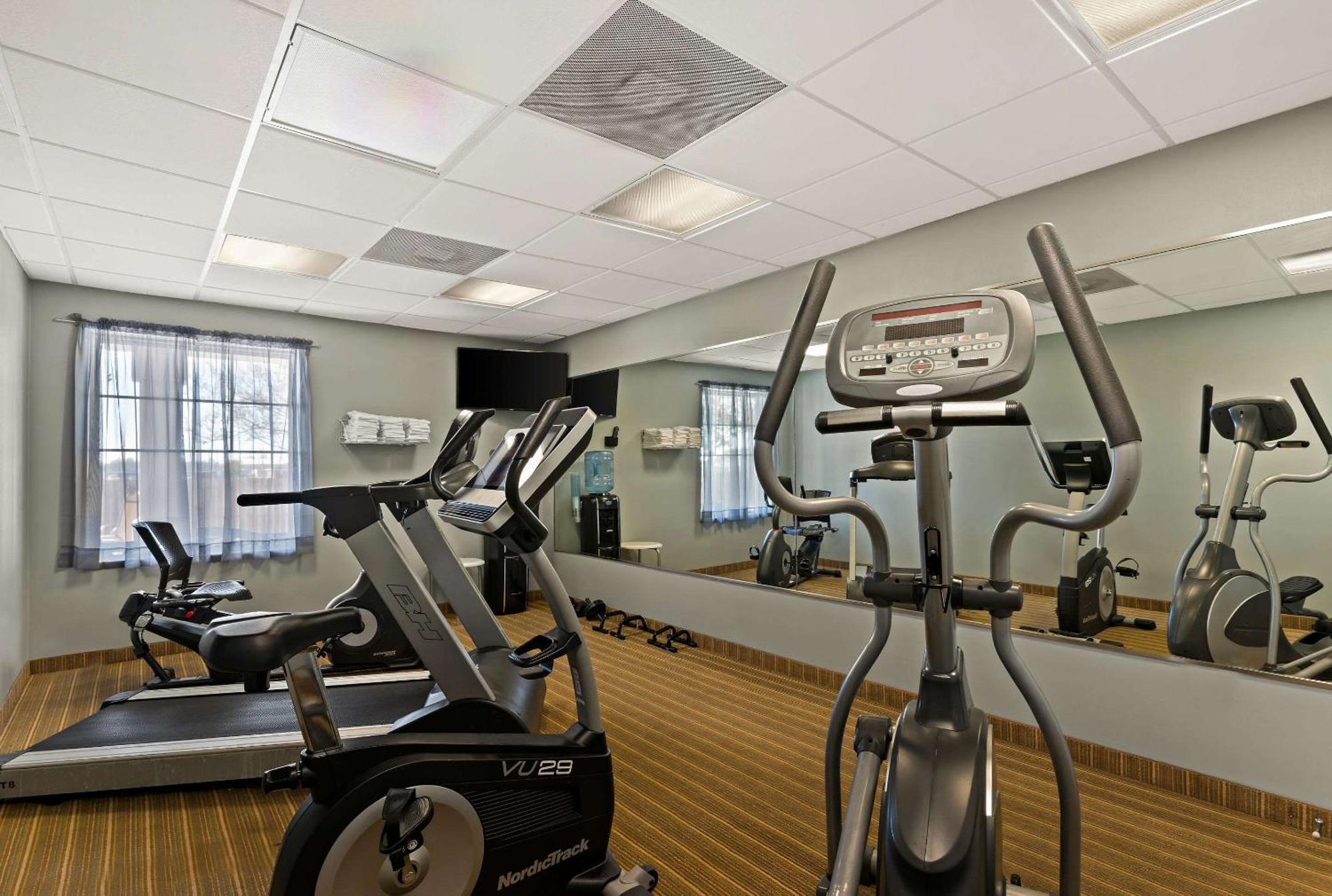 Mainstay Suites Houma Bagian luar foto